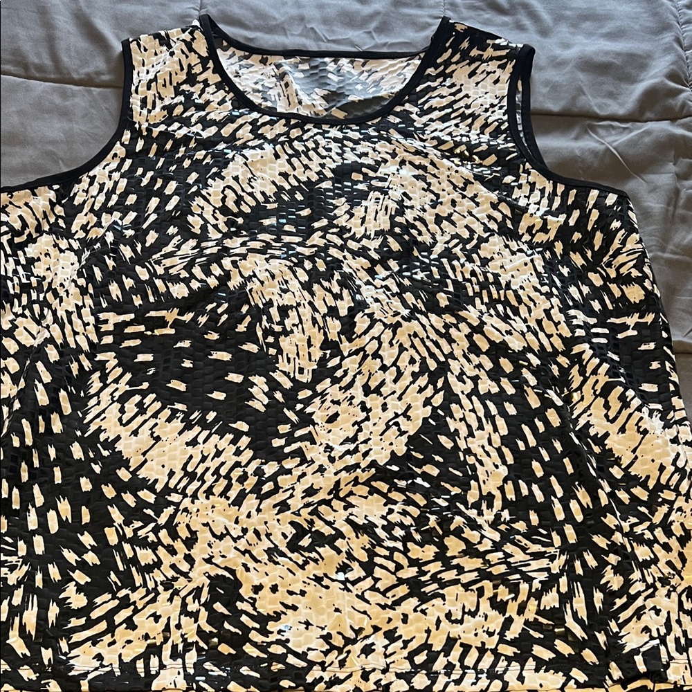 Women's Black and Cream Patterned Sleeveless Top